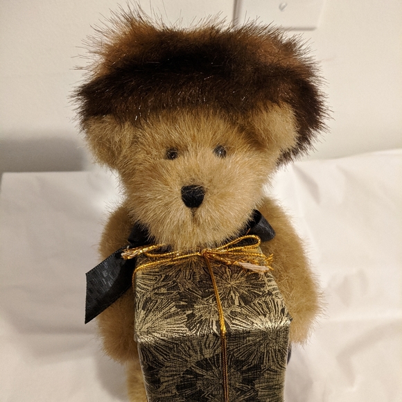 Boyd's Bear Born to Shop Bear with Stand - Picture 5 of 7